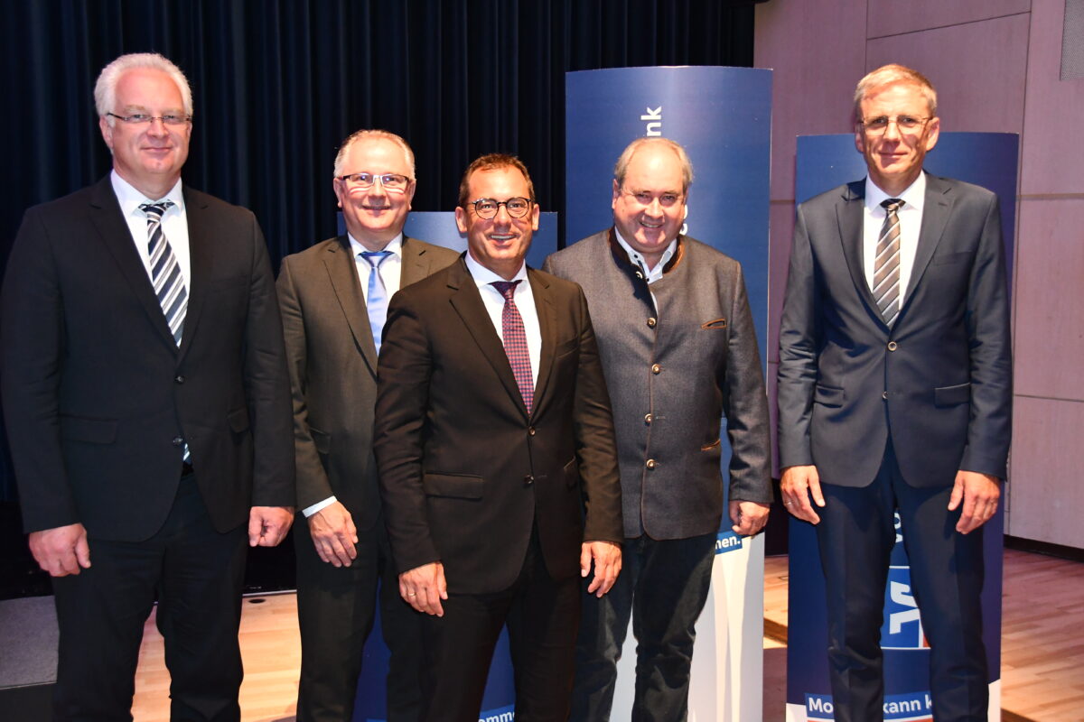 Volksbank Raiffeisenbank Nordoberpfalz präsentiert glänzende Zahlen