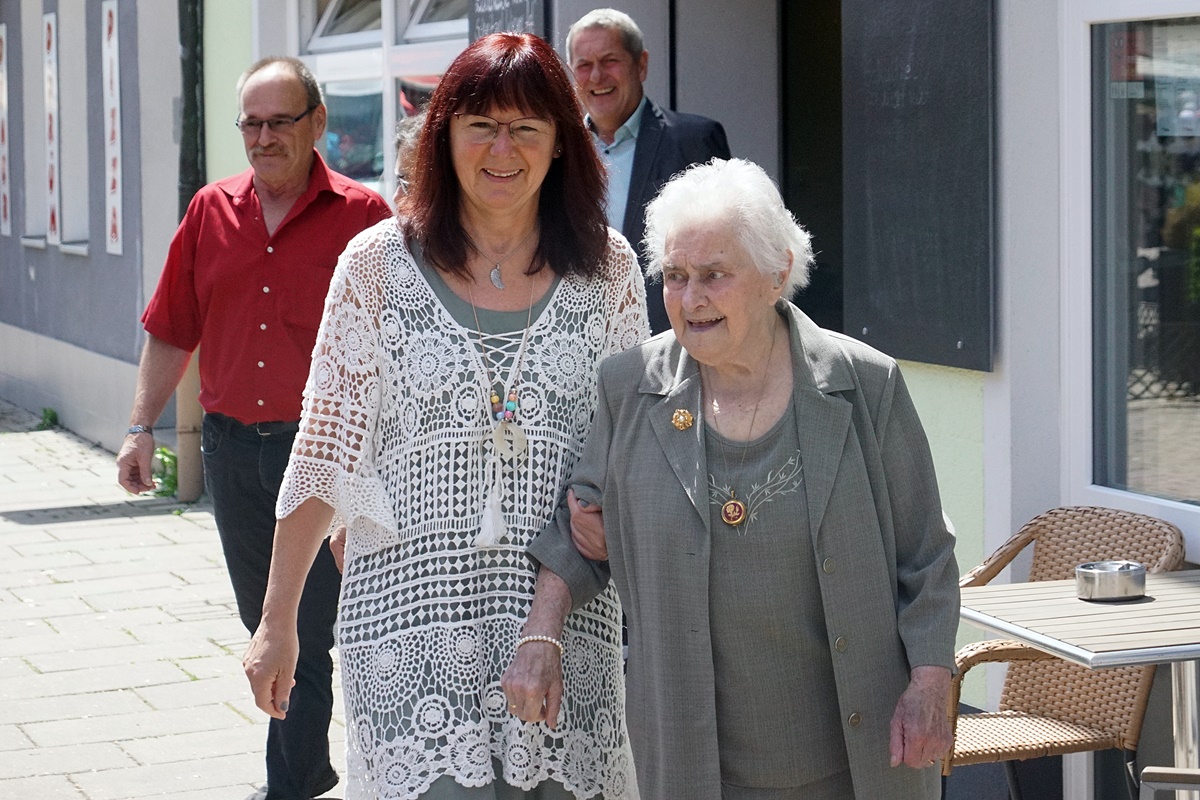 „Rußhütten-Wirtin“ feiert ihren 95. Geburtstag