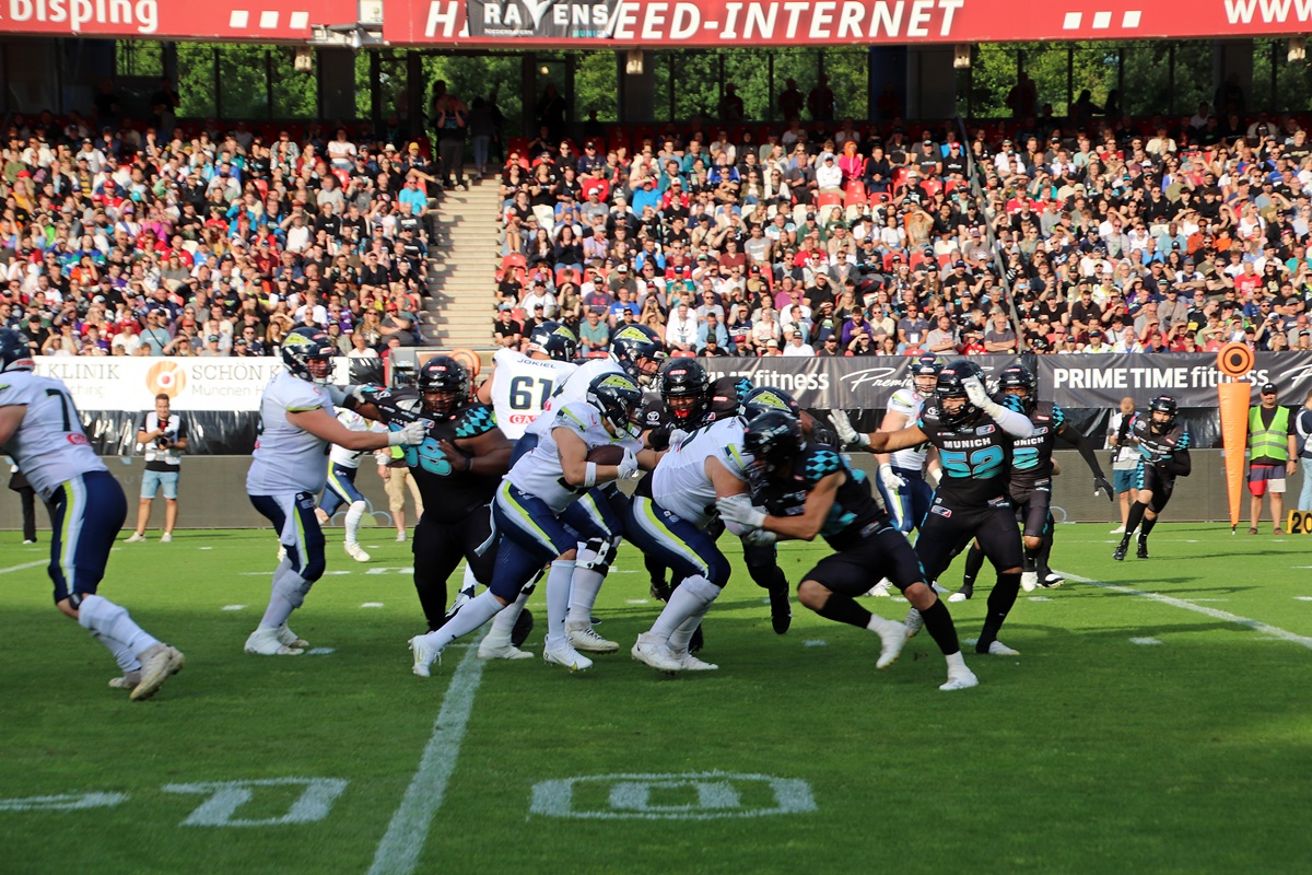 US-Soldaten aus Grafenwöhr und Hohenfels bei Football-Spektakel in Nürnberg