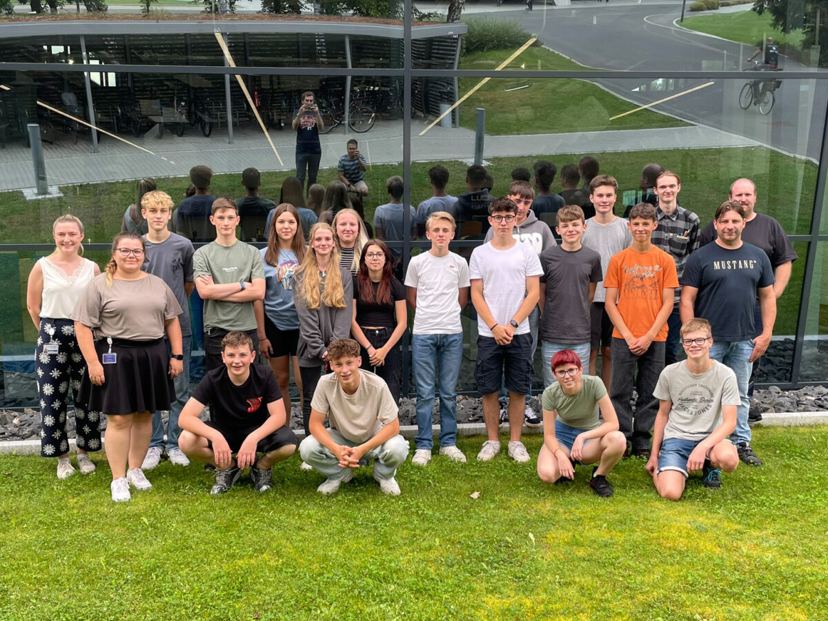 Topfit in Richtung Zukunft: 17 junge Talente beenden Technik-Frühausbildung