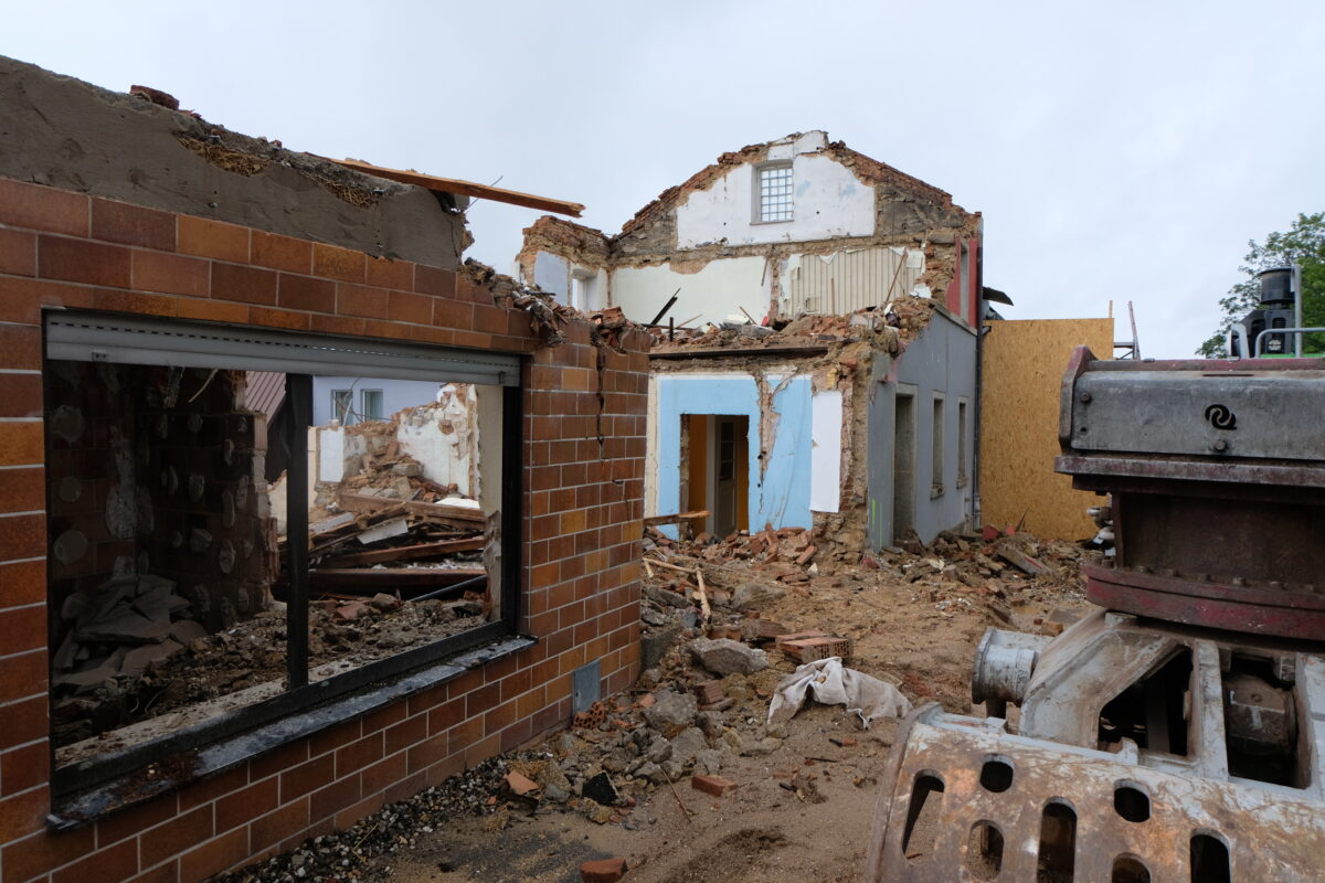 Ende einer Ära: Flosser Bahnhofgaststätte abgerissen