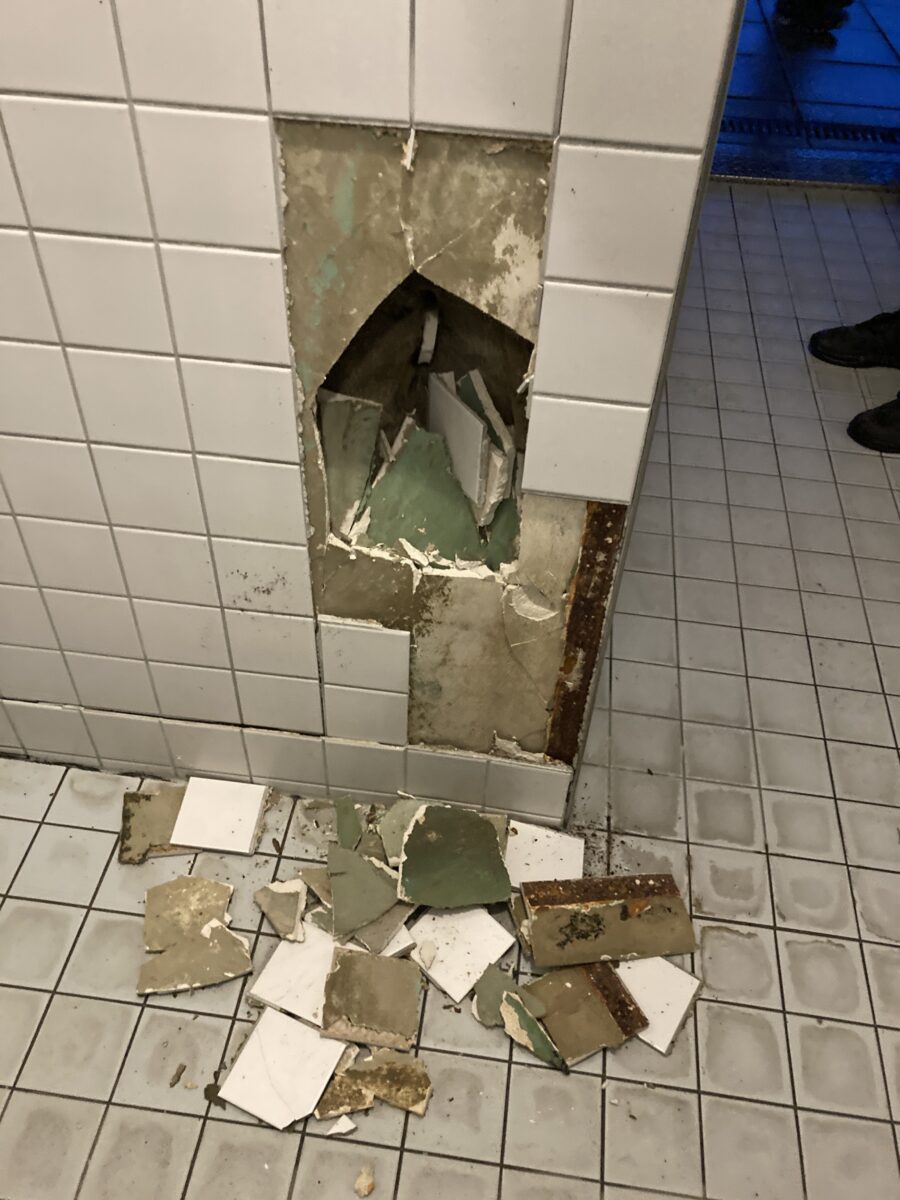 Sachbeschädigungen &amp; Schmierereien: Toiletten ständiges Ziel der Täter