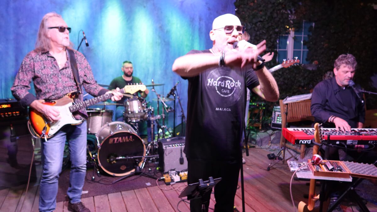 "Blue Haze" setzen Kulturbahnhof unter Dampf