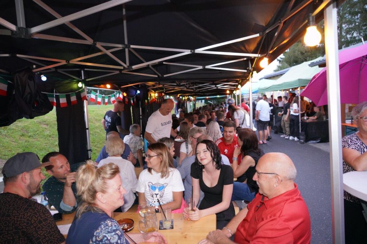 Italienischer Abend des FSV Waldthurn: Pizza und Vino
