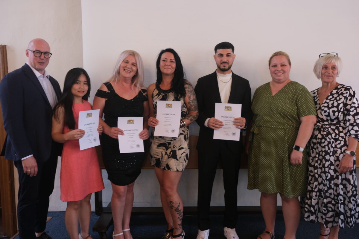 30 neue Pflegefachkräfte bereit für den Einsatz