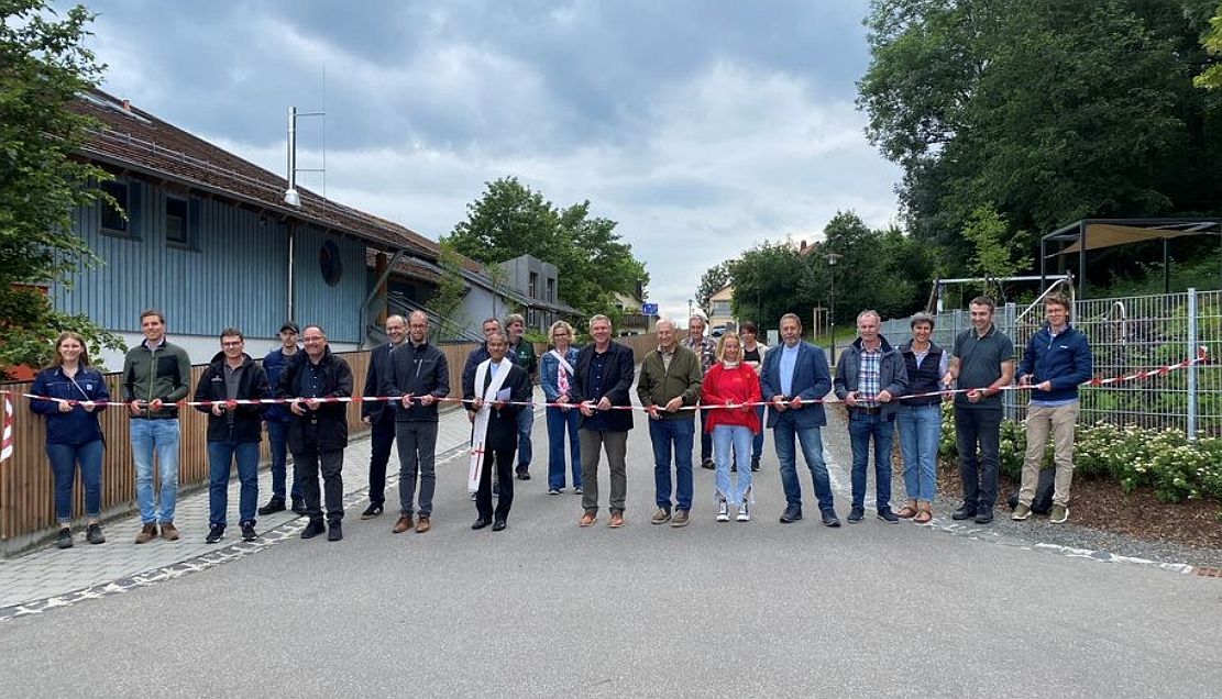 Erfolgreicher Abschluss des Bauabschnitts I: Straße und Spielplatz in Parkstein eingeweiht