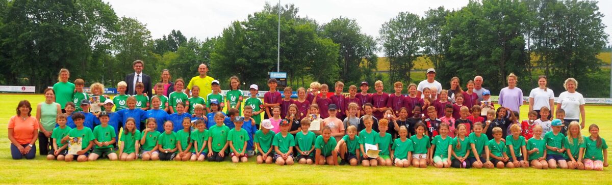 Kulmain und Mitterteich siegen beim Leichtathletik Mannschaftswettbewerb der Grundschulen