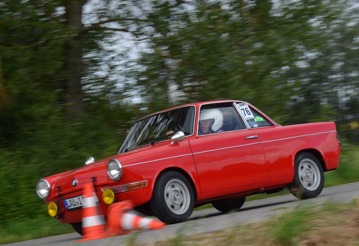 Historische Raritäten beim Oldtimer-Slalom in Wiesau