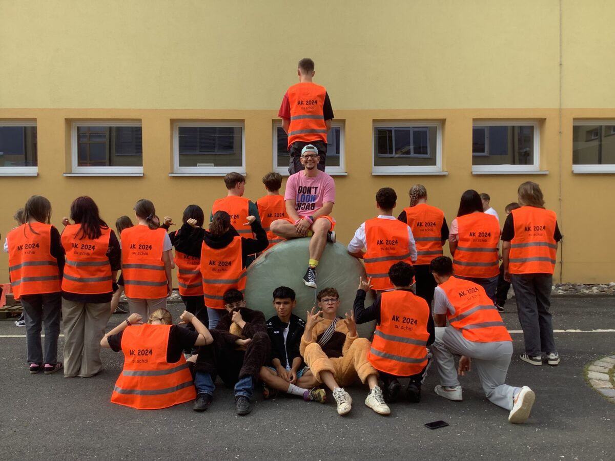 Pressaths Neuntklässler begeistern mit kreativem Abschlussscherz