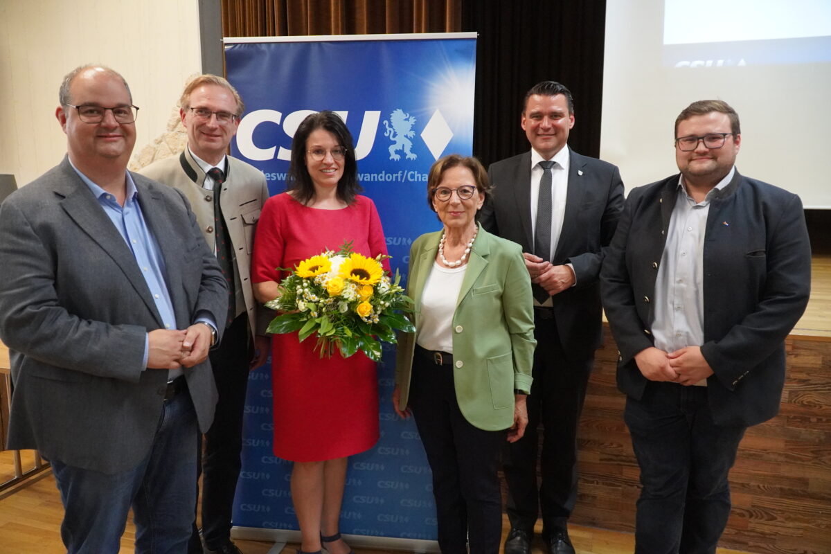 CSU Schwandorf wählt einstimmig Direktkandidatin für Bundestagswahl