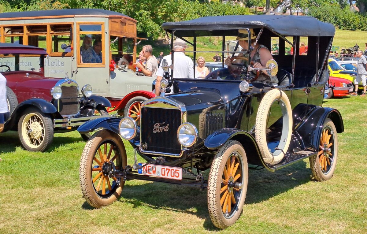 Oldtimer-Invasion in Pleystein
