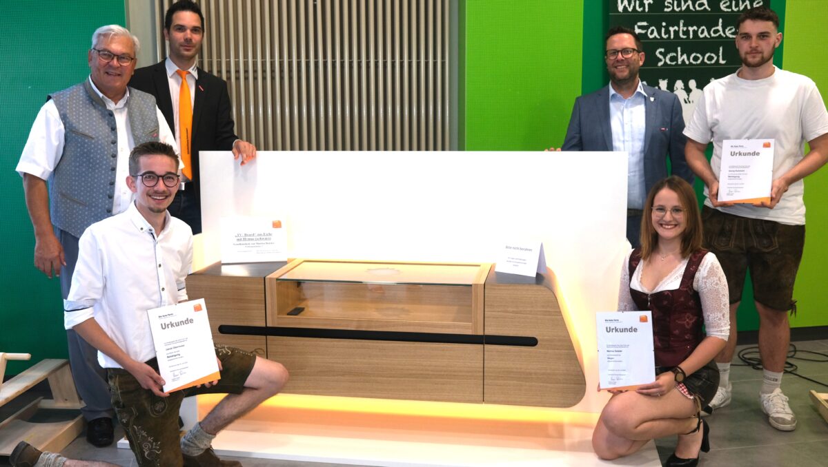 Schwandorfer Lehrlinge stolz gefeiert