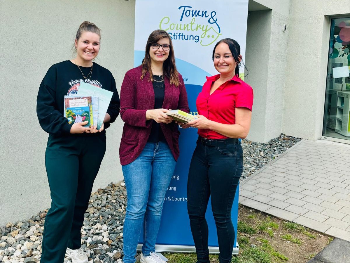 Kita in Pirk freut sich über Spende für Naturprojekt