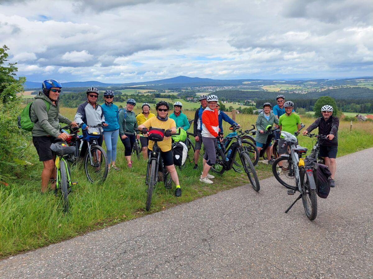 Pistenschwinger auf Radtour rund um den Rauhen Kulm