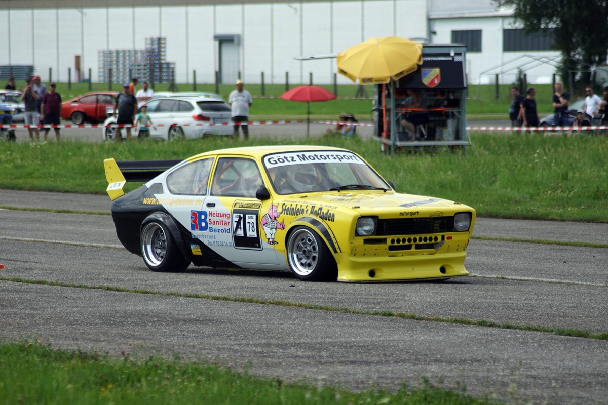 Toller Motorsport beim Flugplatzslalom in Speichersdorf