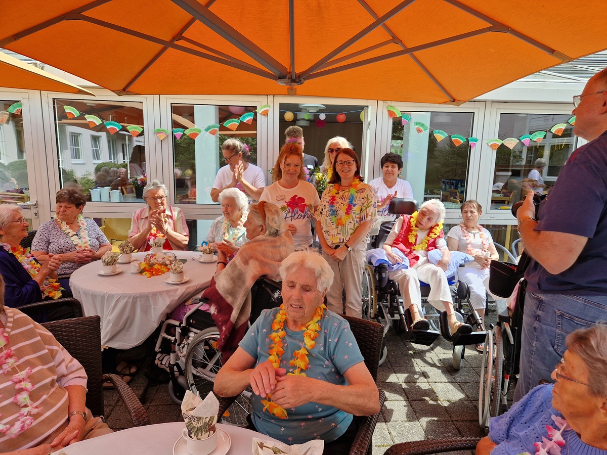 Sommerfest Hawaii im Altenheim St. Josef
