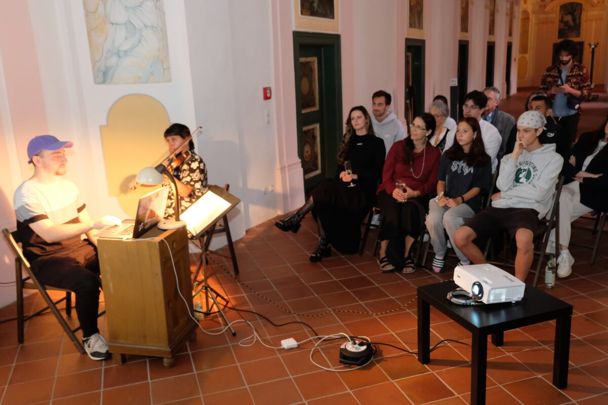 Speinsharts interaktive Oper verzaubert mit Nachdenklichkeit