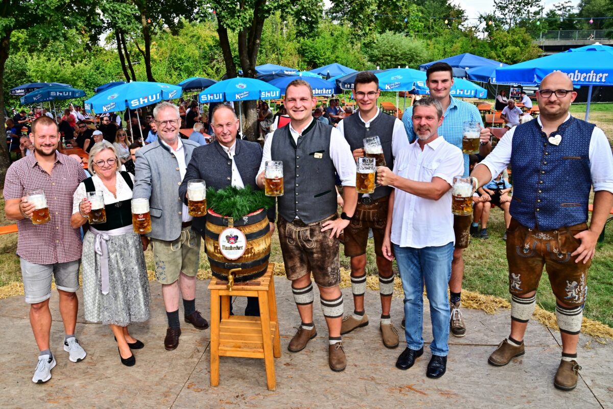 Ettmannsdorf feiert ausgelassene Kirwa mit 330 Mitgliedern