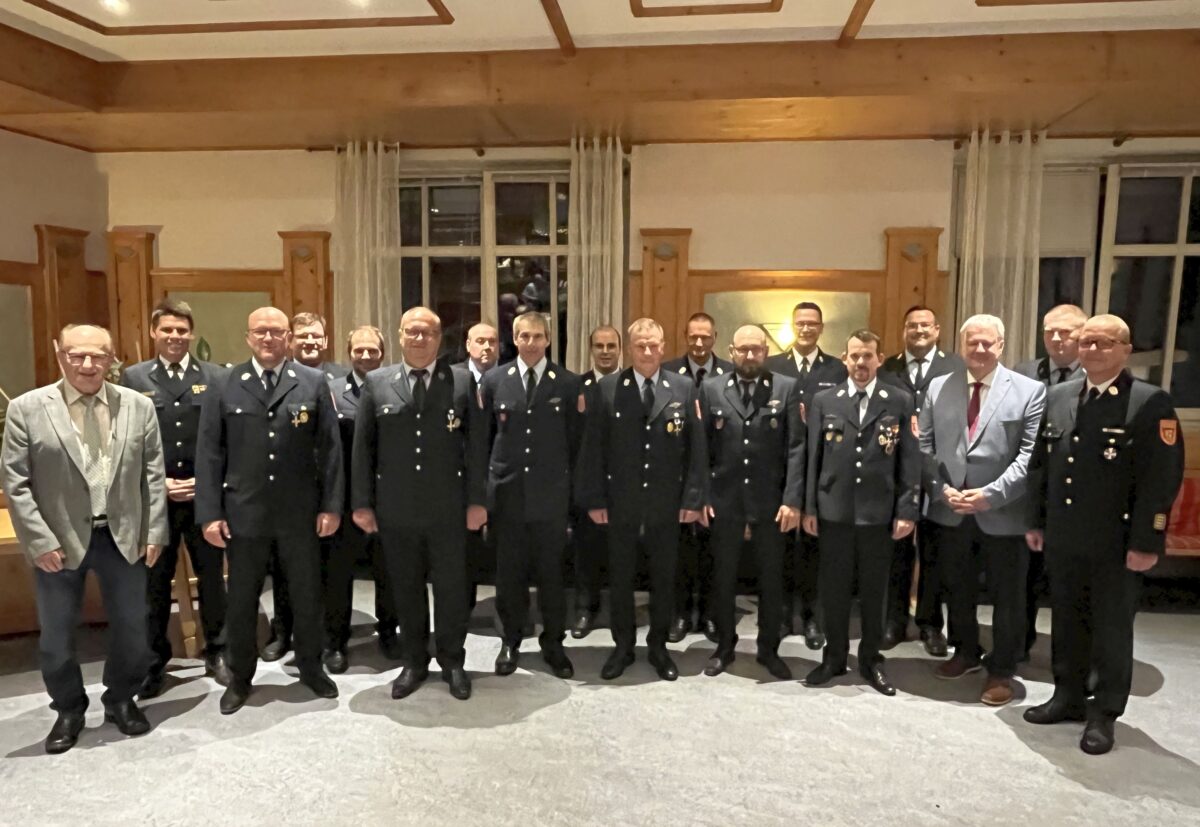 Ehrung für langjährige Feuerwehrmitglieder in Kümmersbruck