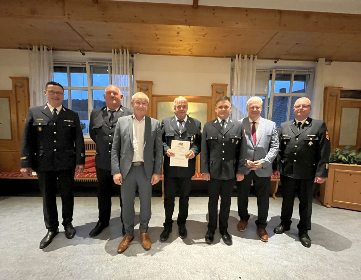 Feuerwehrleute für langjährige Dienste geehrt