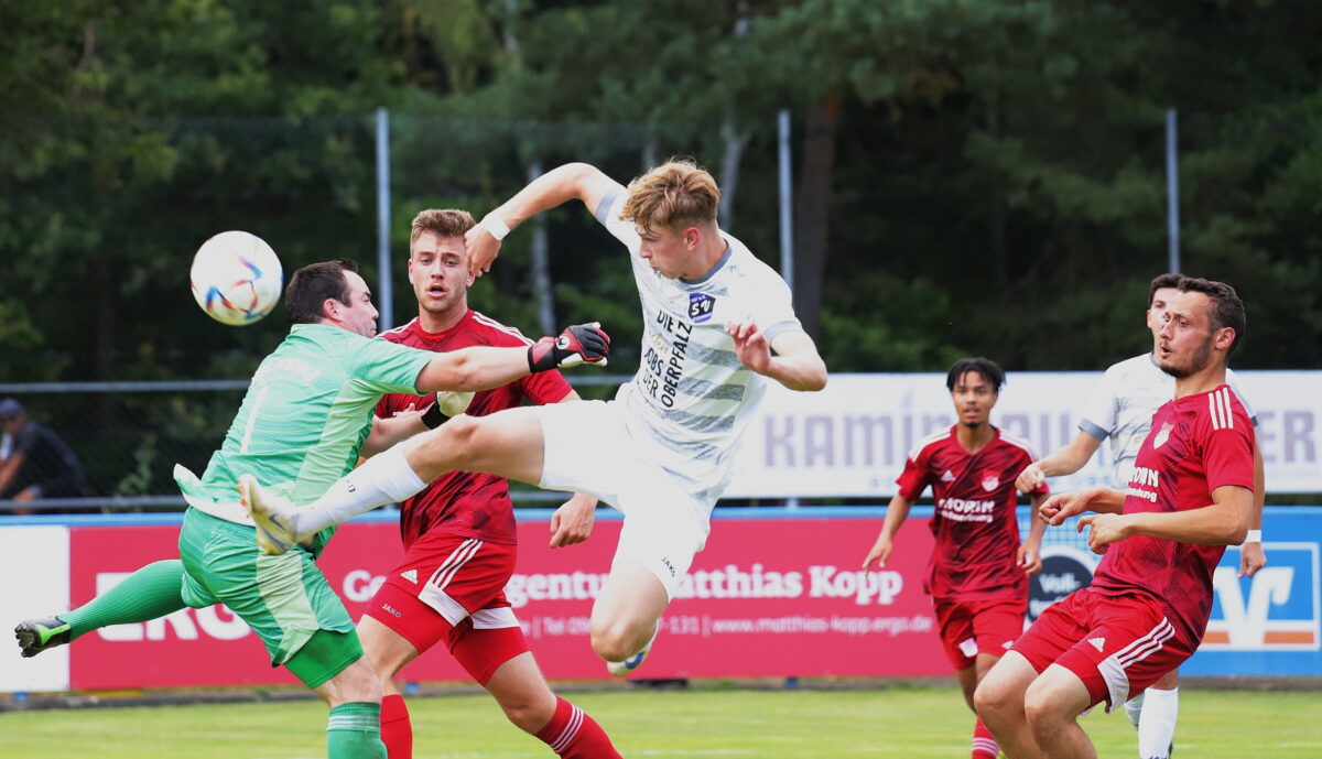 Ein Trio marschiert in der Bezirksliga Nord vorneweg