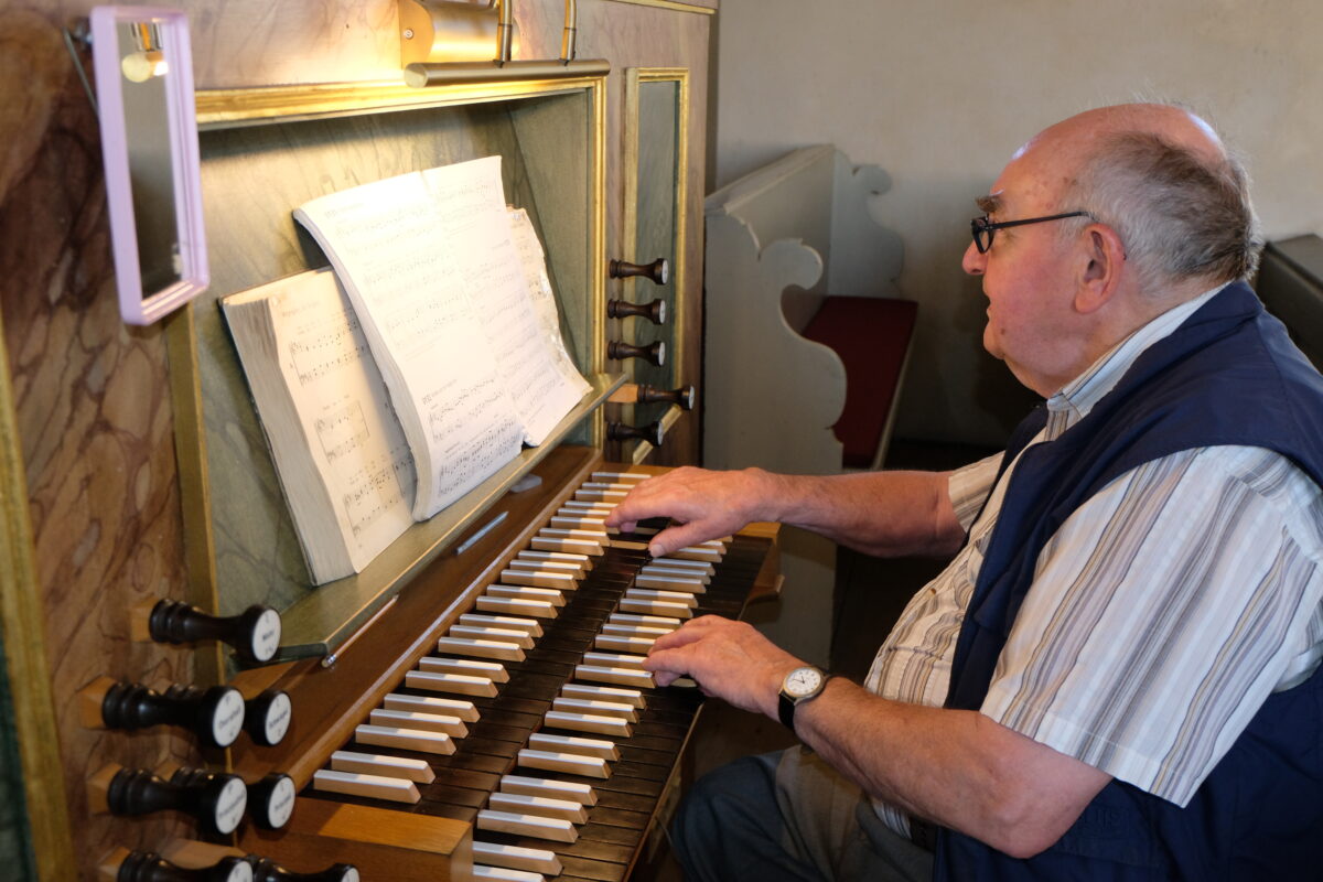 Friseurmeister Meißner feiert 85. Geburtstag