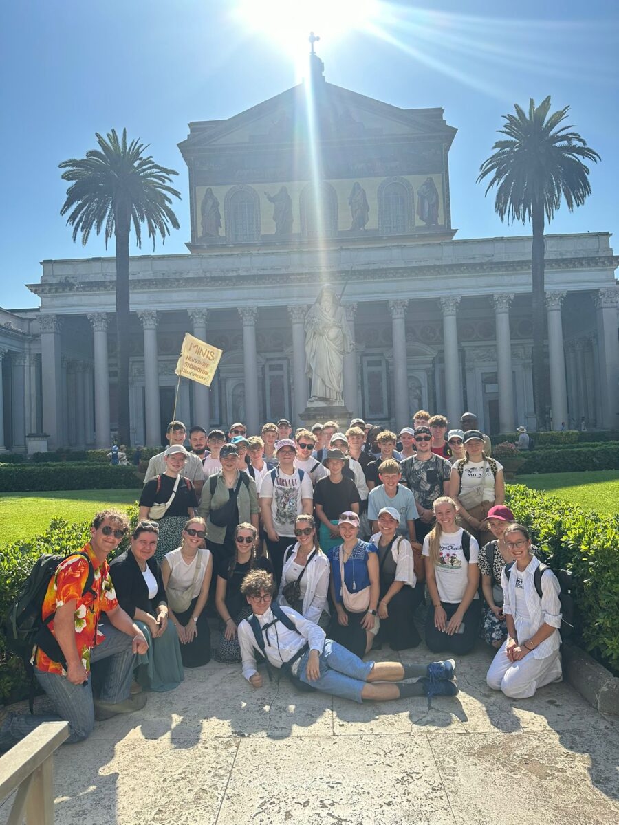 Neustädter Ministranten begegnen Papst in Rom