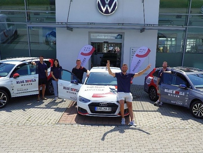 Mit Vollgas in die DEL 2: Blue Devils–Spieler erhalten Maschek-Fahrzeuge