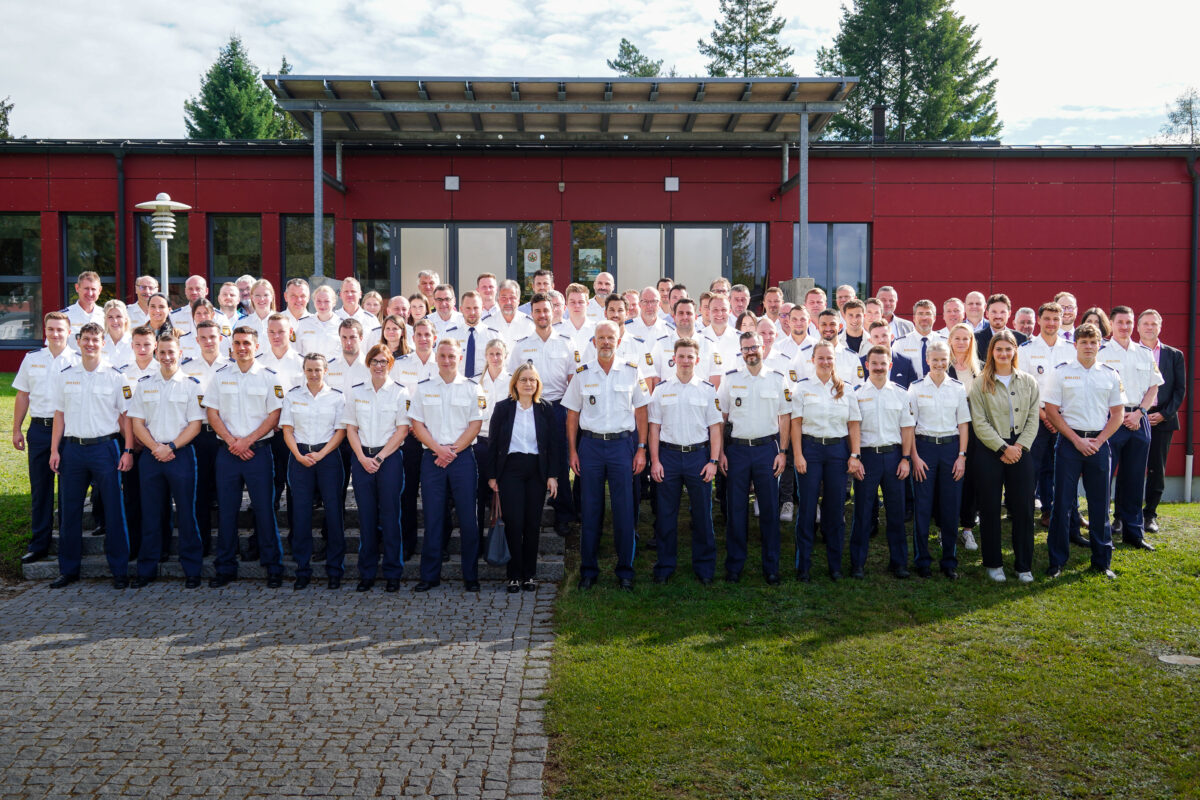 83 Neuzugänge bei der Polizei Oberpfalz