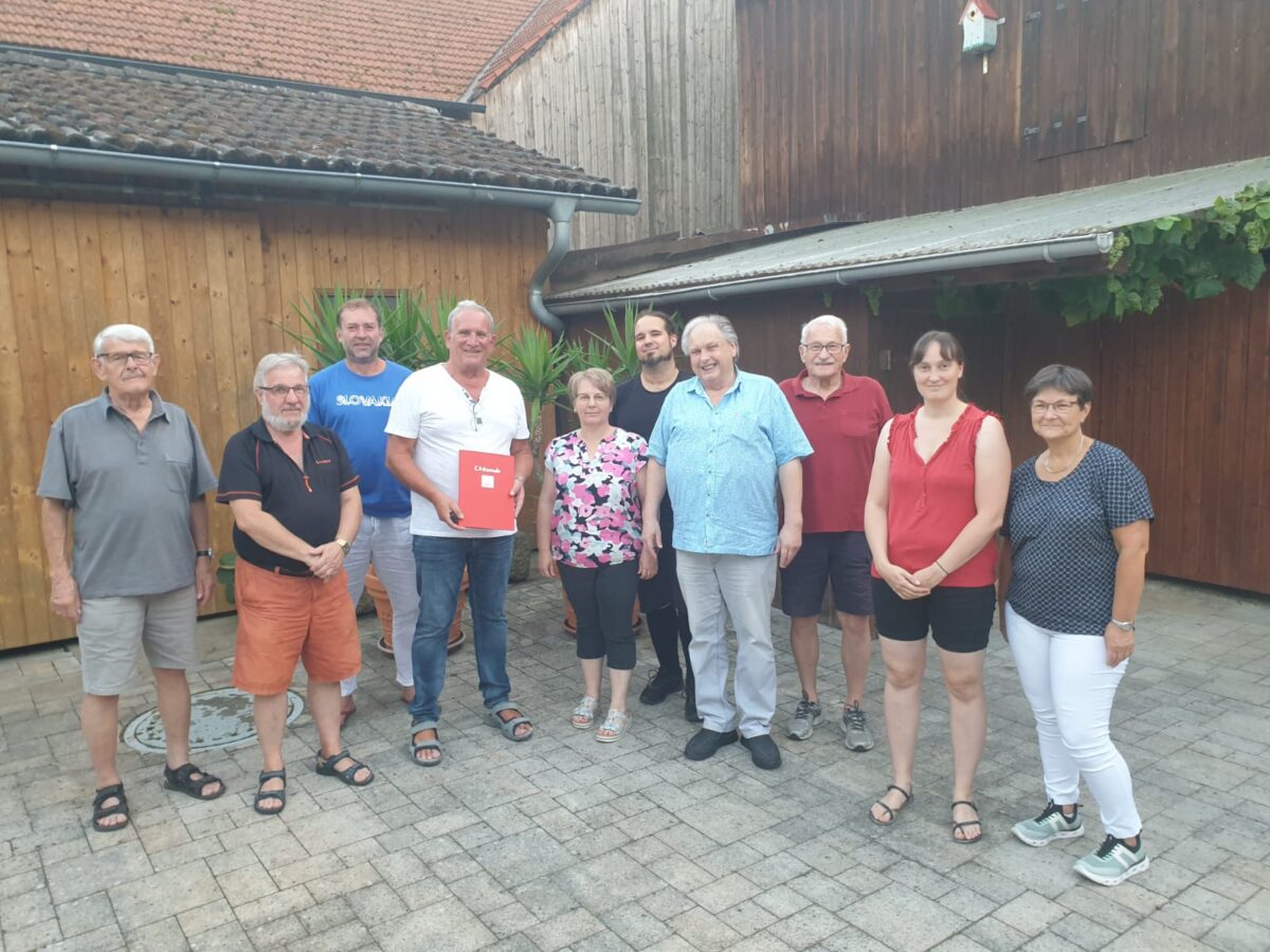 40 Jahre Treue: SPD Vohenstrauß ehrt Robert Mittelmeier