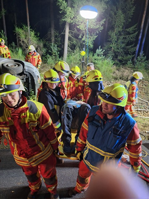 Großübung stärkt Einsatzkräfte in Weiherhammer und Mantel