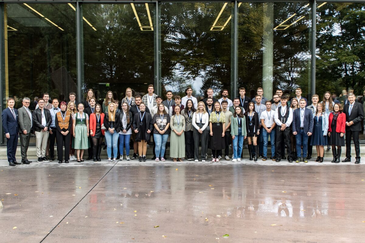 63 Handwerksmeister aus Ostbayern geehrt