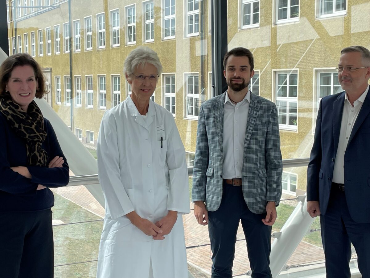 Pionierin der Gefäßchirurgie: Dr. Felicitas Johanning-Csik wird Chefärztin in Weiden