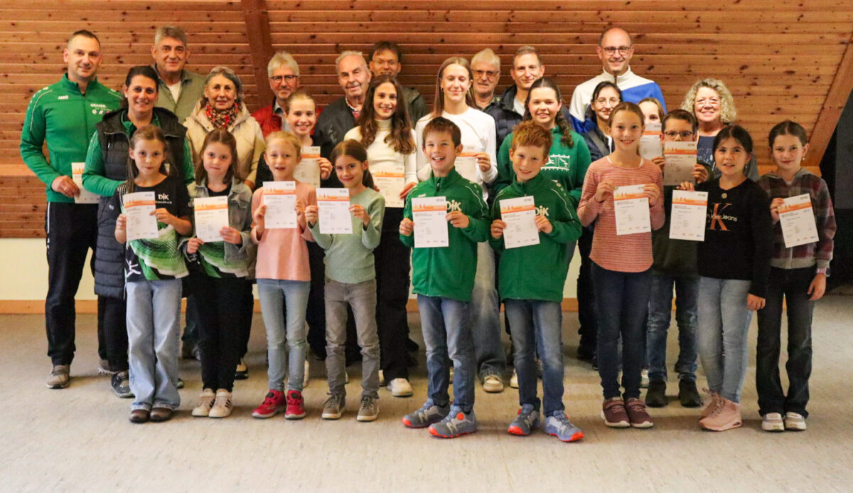 DJK Pressath ehrt 55 Sportler mit dem Sportabzeichen