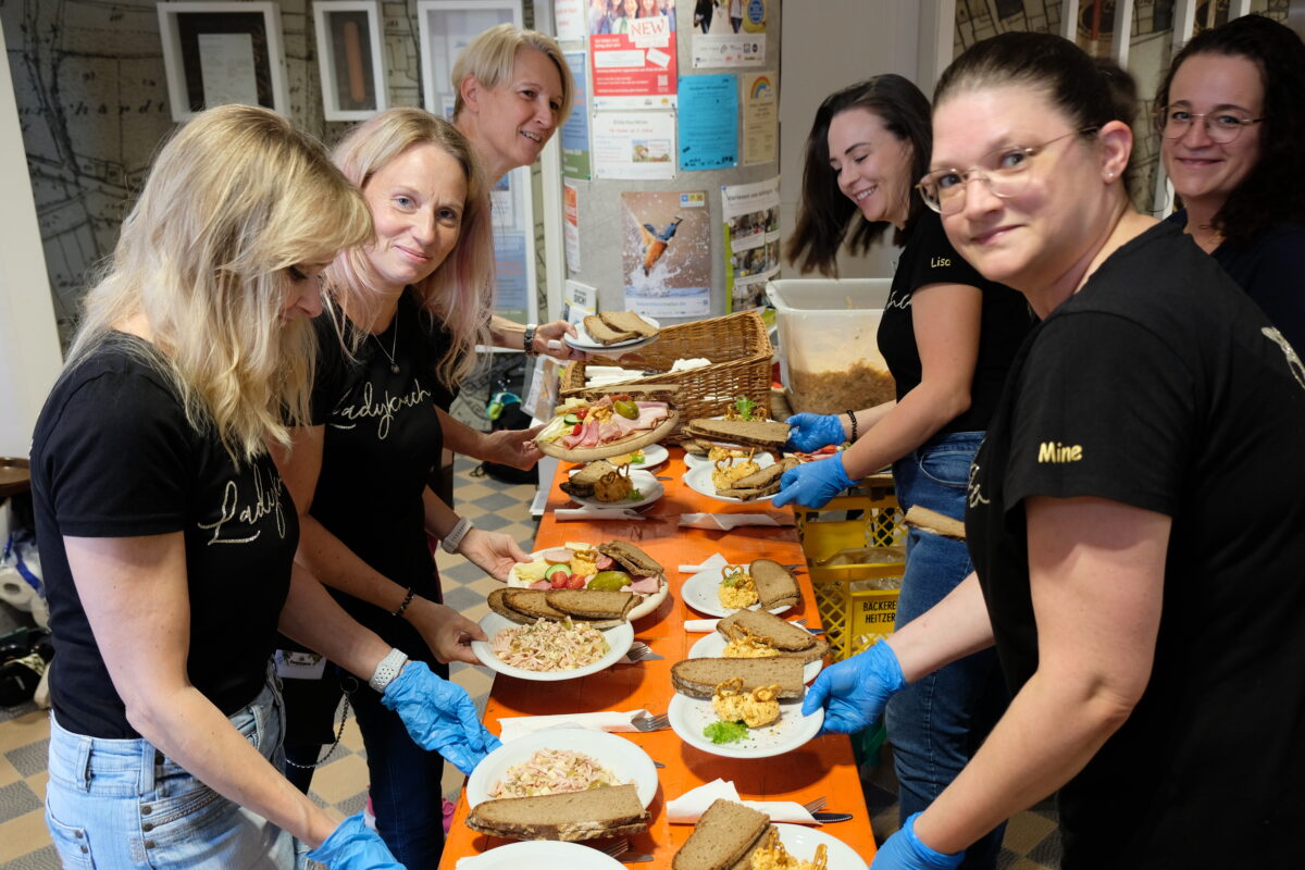 Weinfest der Ladykracher begeistert 300 Gäste