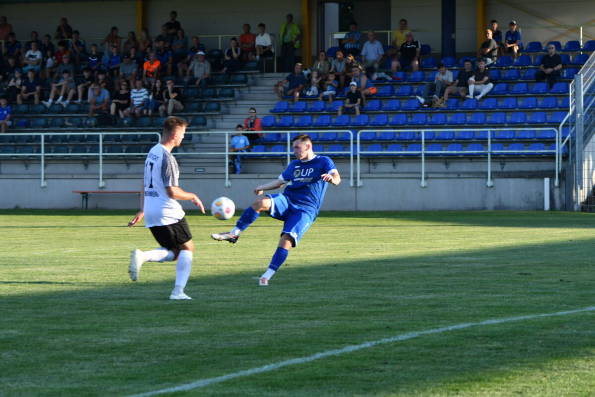 "Launische Diven" zu Gast bei der SpVgg SV Weiden