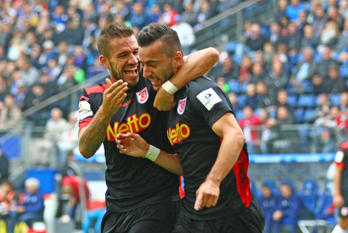 Jahn in Liga 2: Eine Fußball-Welt trennt das Schlusslicht vom Spitzenreiter HSV