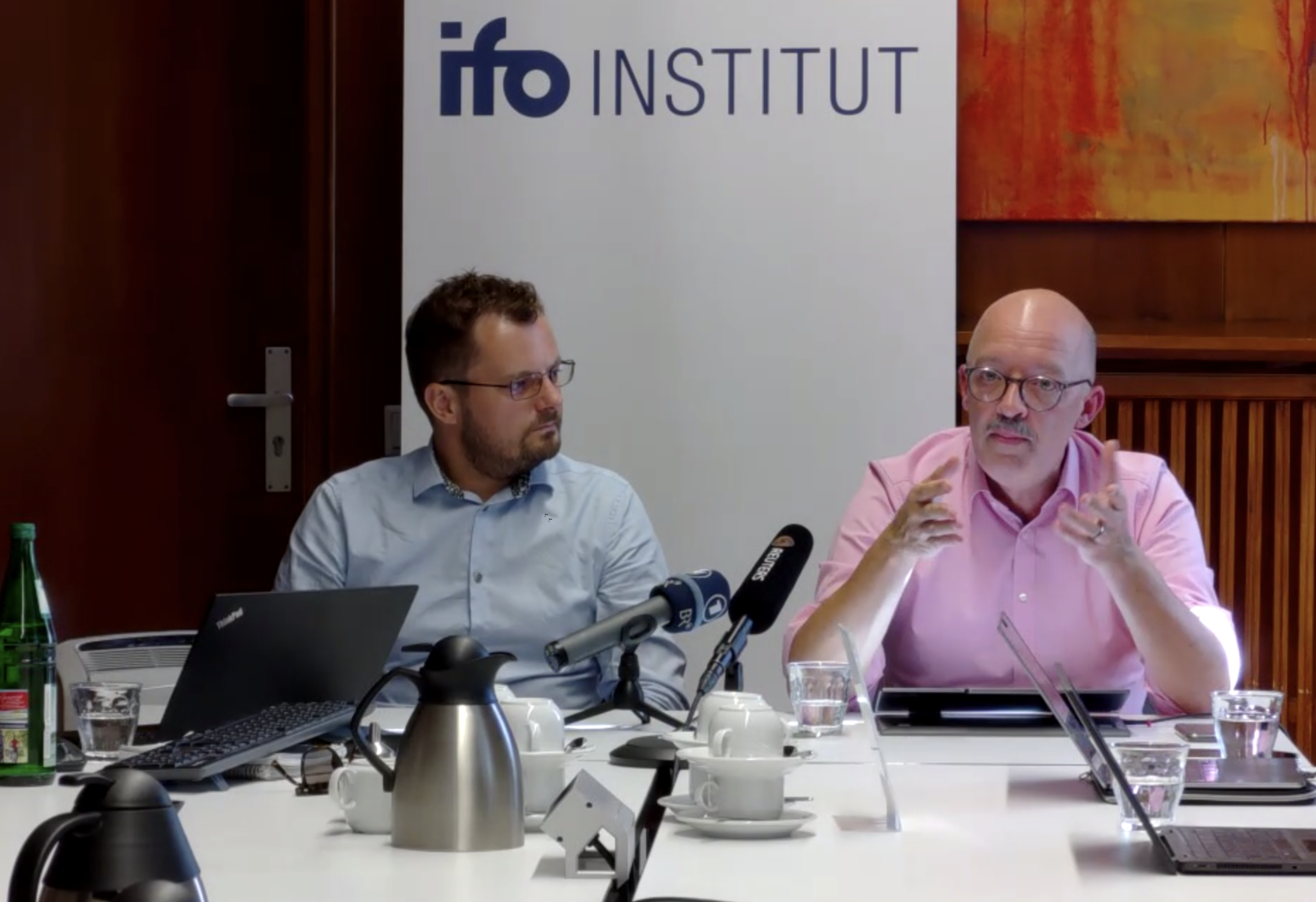 Düsteres Bild: Deutsche Wirtschaft hat sich in der Krise festgefahren