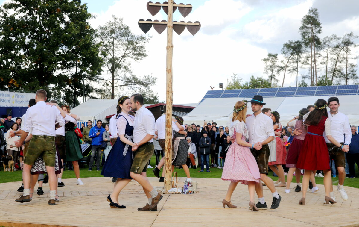 Etzenrichter Kirchweih: Da kann man gar nicht genug davon bekommen