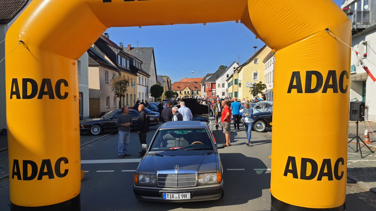Oldtimer-Event begeistert mit 90 Jahren Geschichte