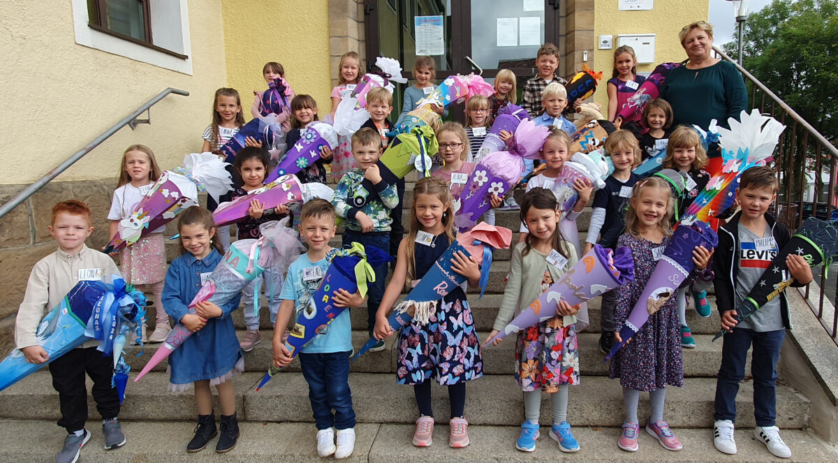 Hurra, ich bin ein Schulkind!“ erklingt es laut aus dem Kirchenthumbacher Klassenzimmer