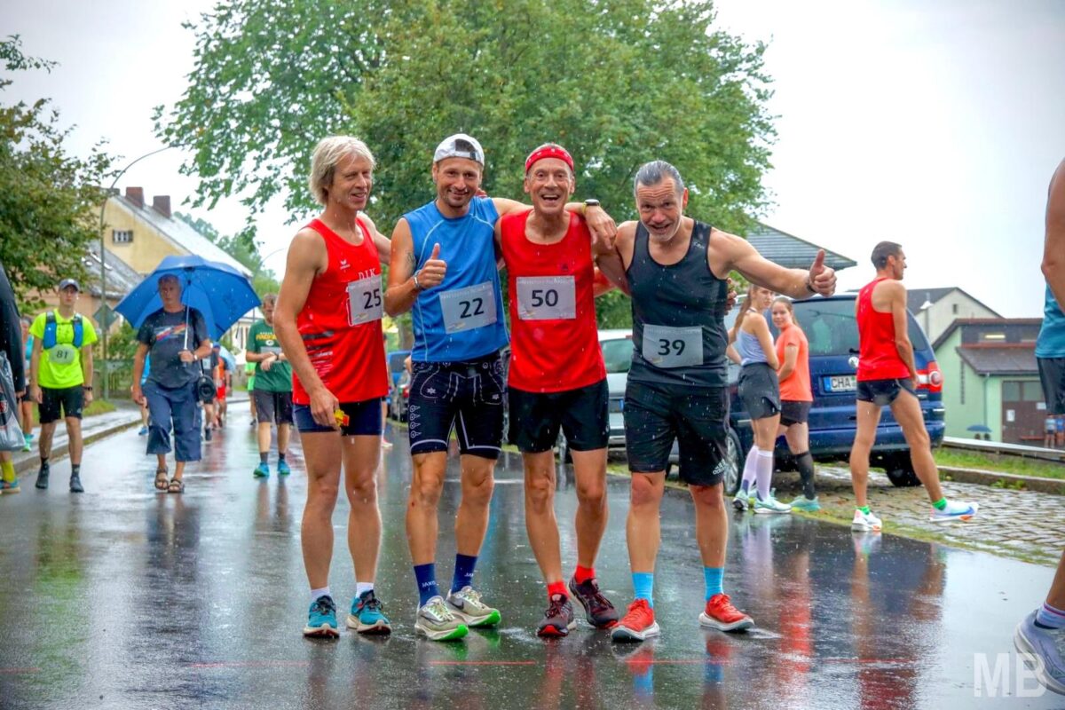 Erfolge und Bestzeiten von regionalen Läufern bei Marathon-Events trotz Hitze