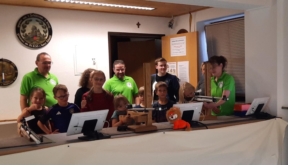 Burgschützen Flossenbürg begeistern Kinder für den Schießsport