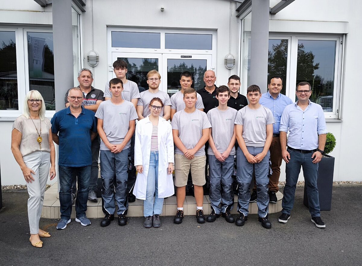 Rogers Germany begrüßt acht neue Auszubildende