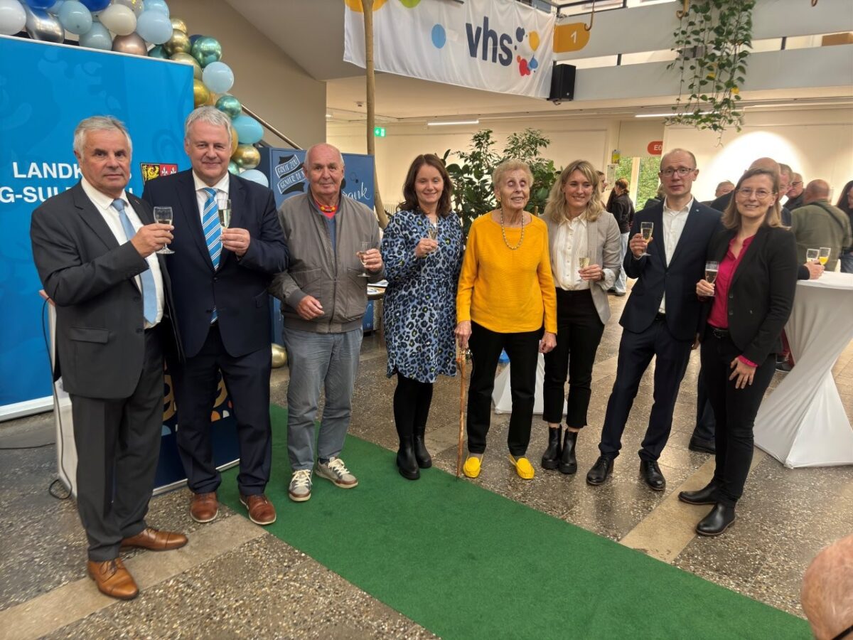 75 Jahre VHS Amberg-Sulzbach: Ein Fest der Bildung