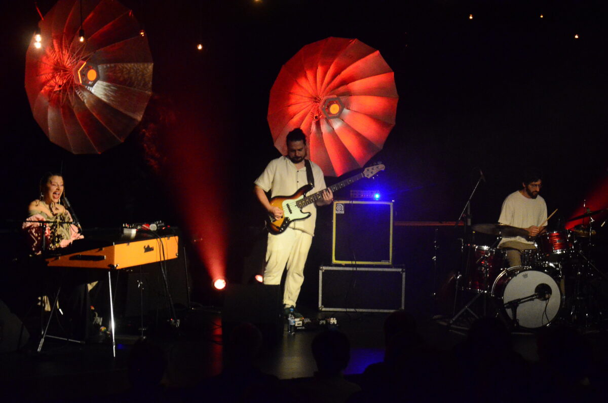 Allysha Joy begeistert Sünde-Publikum im Ring-Theater