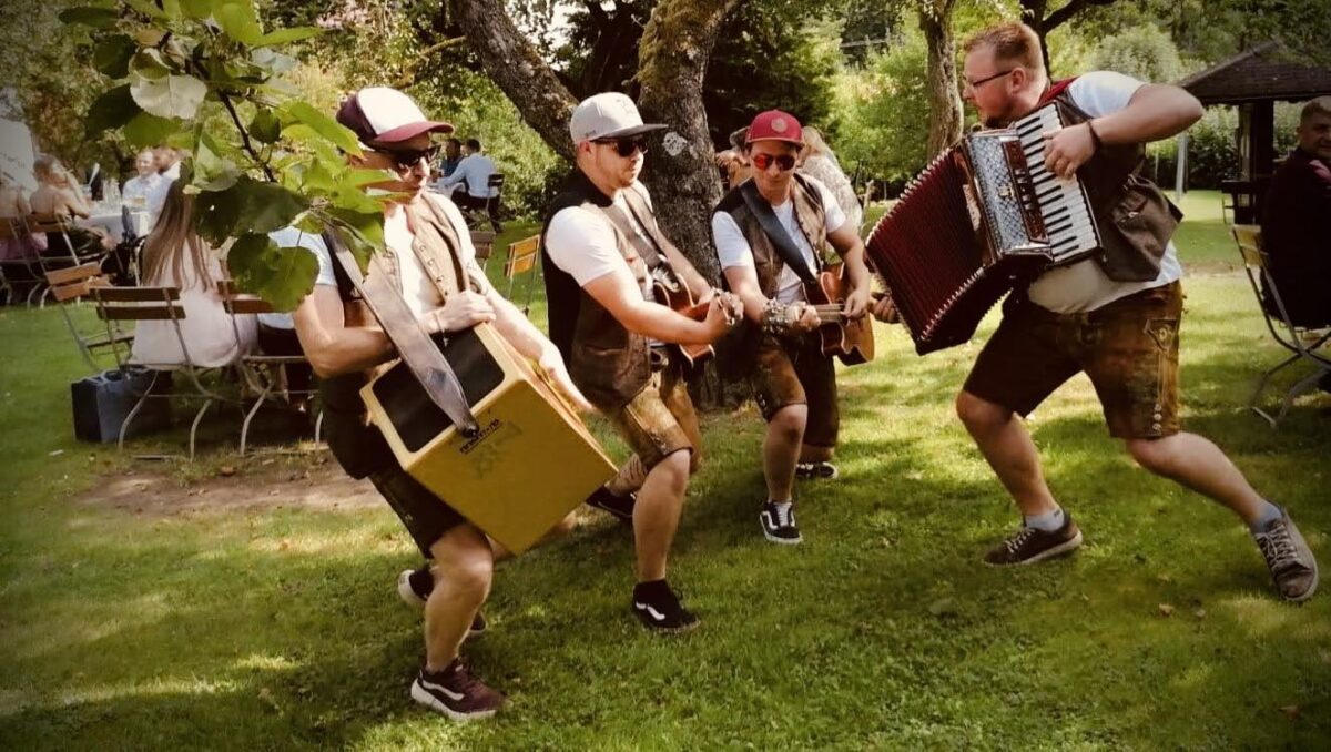 Speichersdorfer Kirwa feiert mit Musik und Tradition