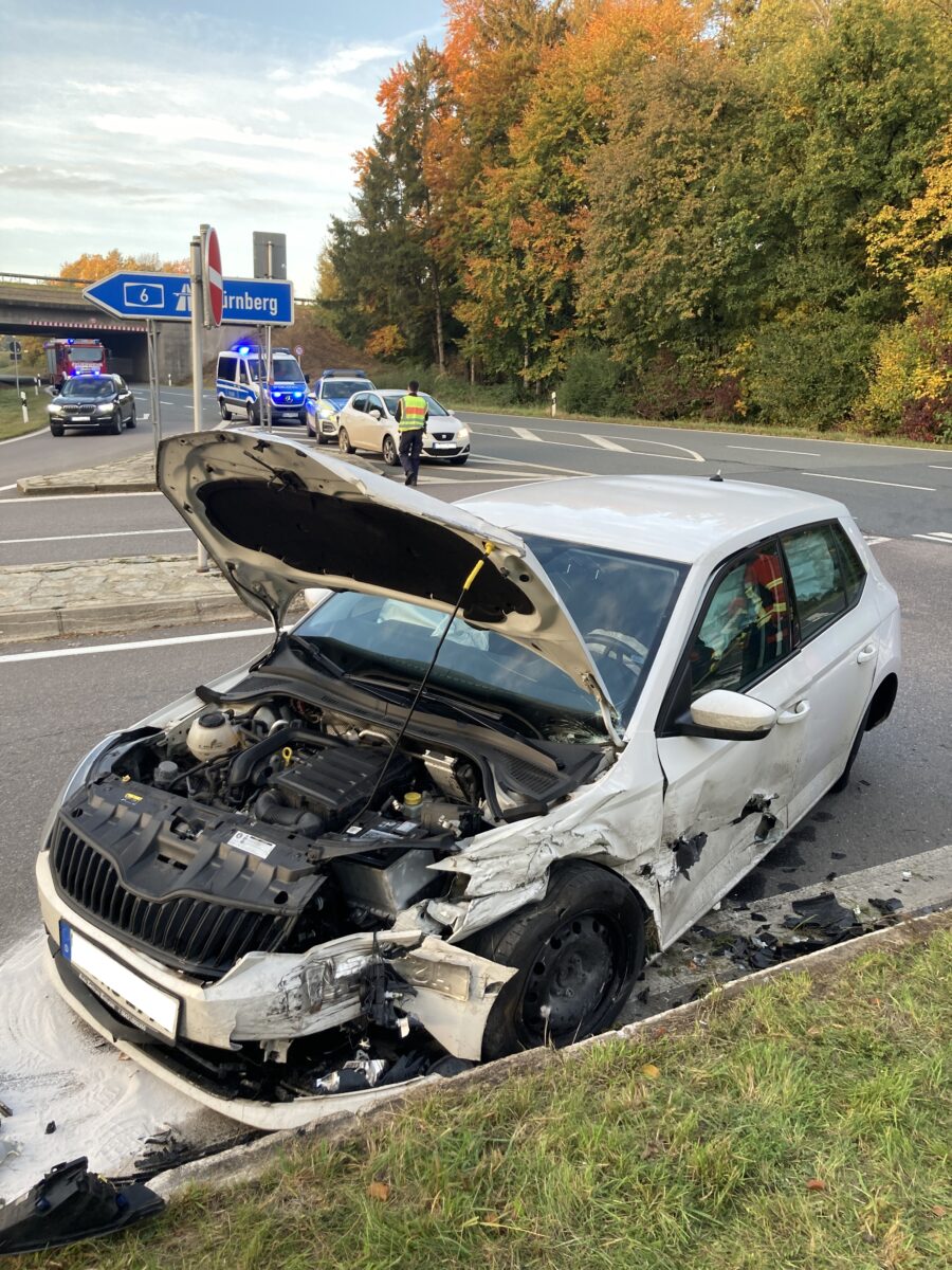 Gegenverkehr beim Abbiegen übersehen