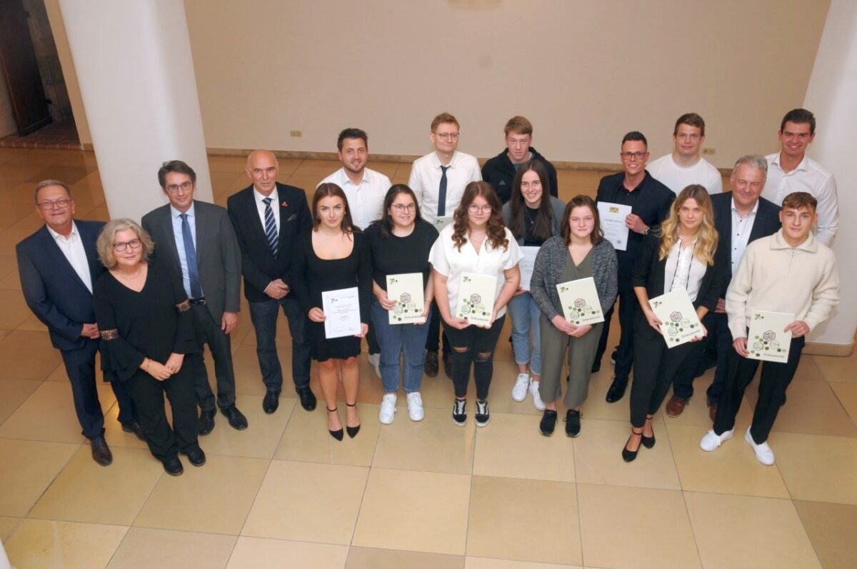 Ehrung für die besten Azubis in Amberg-Sulzbach