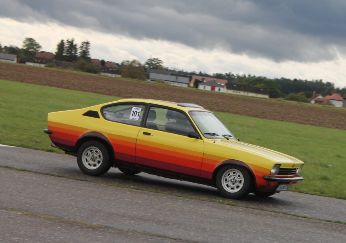 Manfred Keller: Oldtimer-Pilot holt erneut Triple